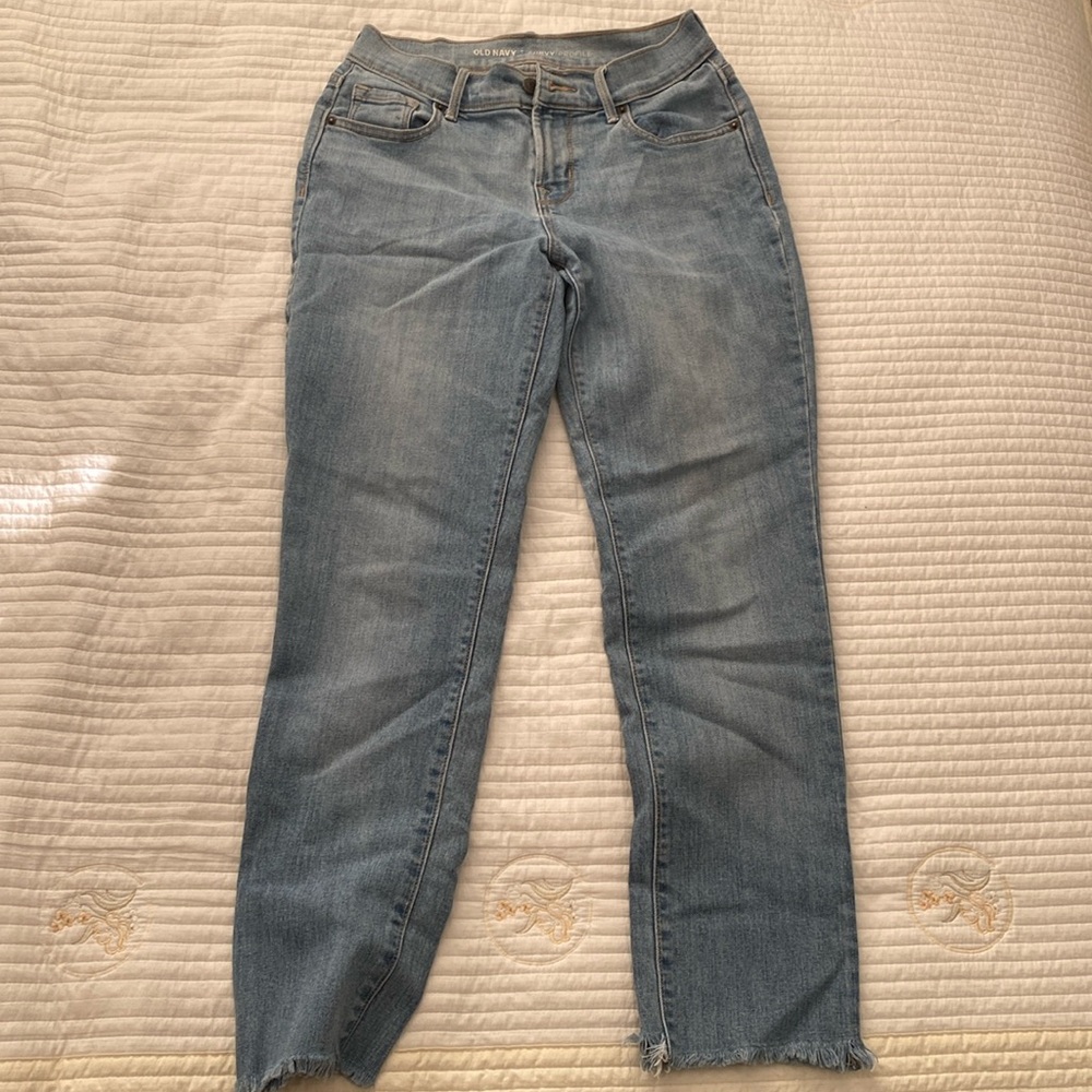 Mid Rise Ankle Jeans